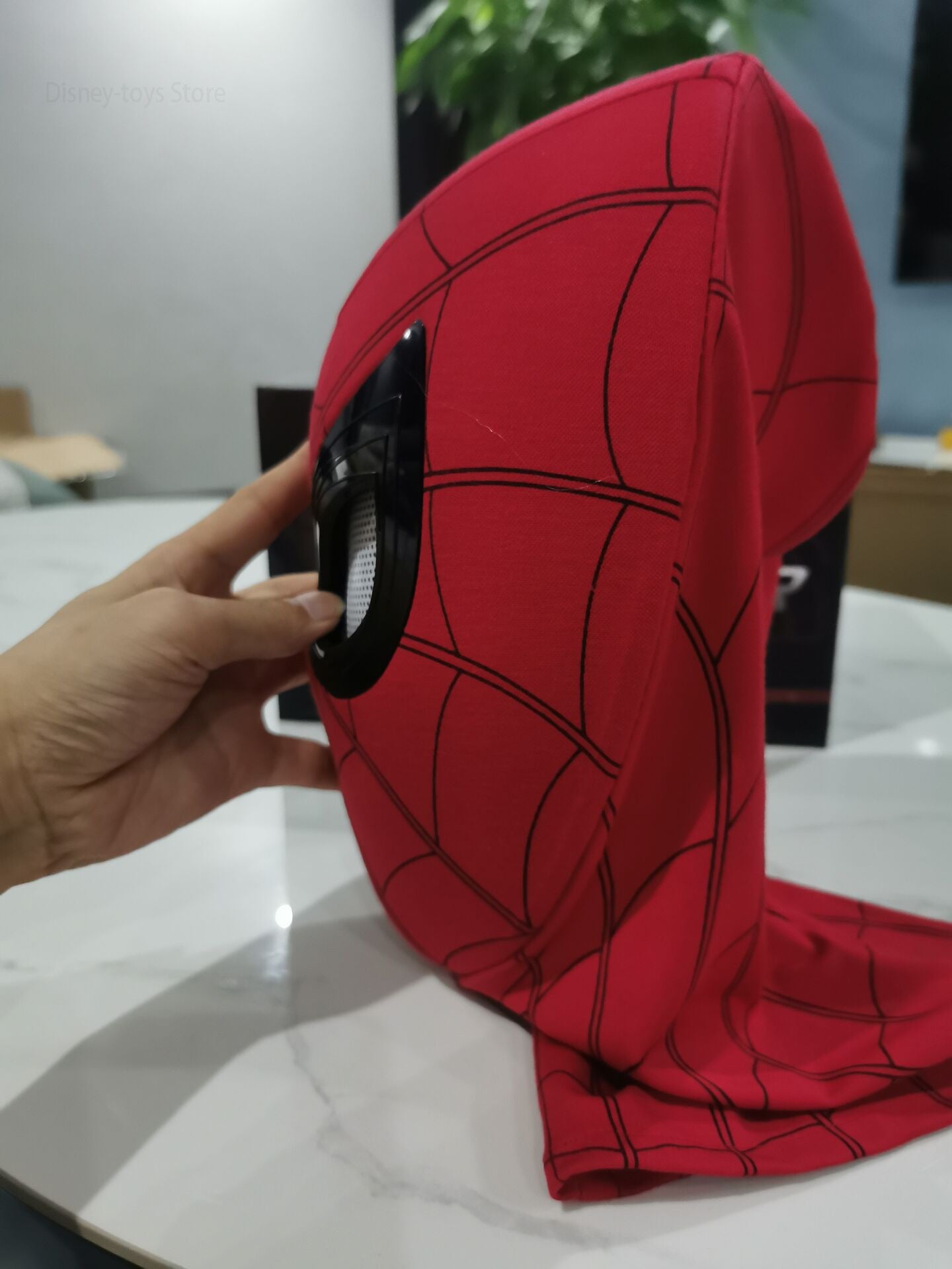 Spider-Man, Electronic Moving Eyes Headgear - Ultimate Cosplay Mask with Remote Control - Awe-Inspiring Gift for Adults and Kids