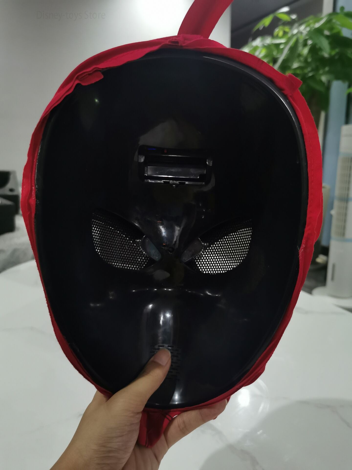 Spider-Man, Electronic Moving Eyes Headgear - Ultimate Cosplay Mask with Remote Control - Awe-Inspiring Gift for Adults and Kids